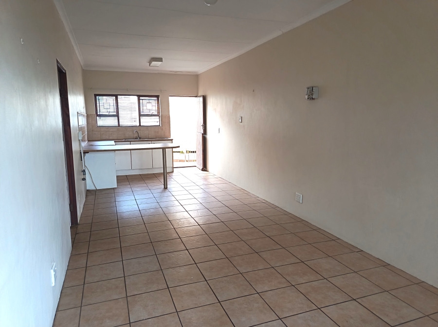 To Let 1 Bedroom Property for Rent in Van Riebeeck Hoogte Eastern Cape